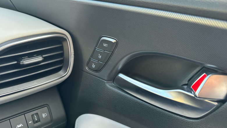 Hyundai SANTA FE 1.6 TGDi Hybrid Ultimate 5dr 4WD Auto Hybrid Estate